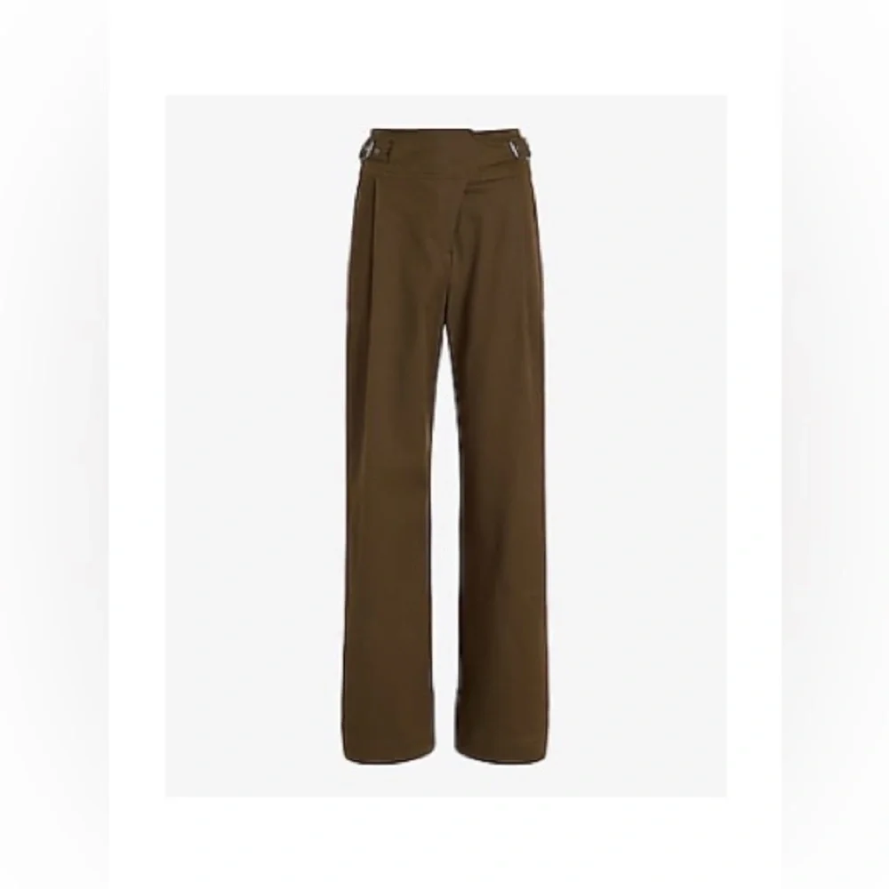 Express High Waisted Side Buckle Belt Wide Leg Pant in Size 2 - Picture 3 of 13